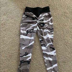 Women’s Camo Leggings